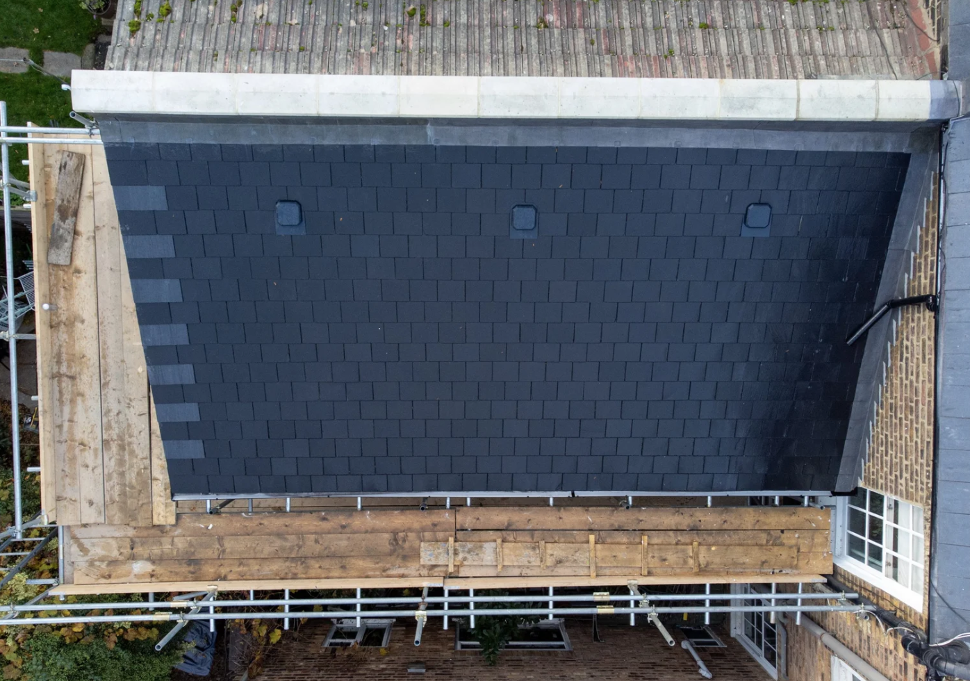 Roof Installation De Beauvoir